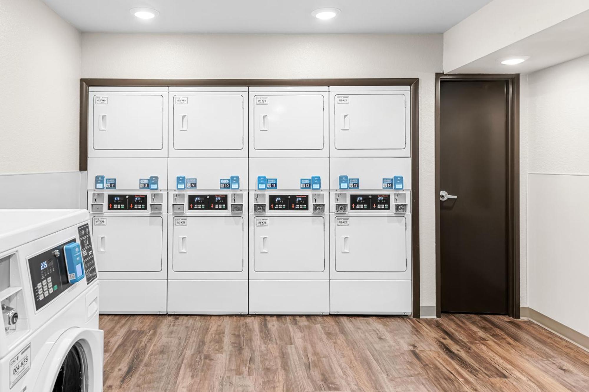 Woodspring Suites Kansas City Airport Εξωτερικό φωτογραφία